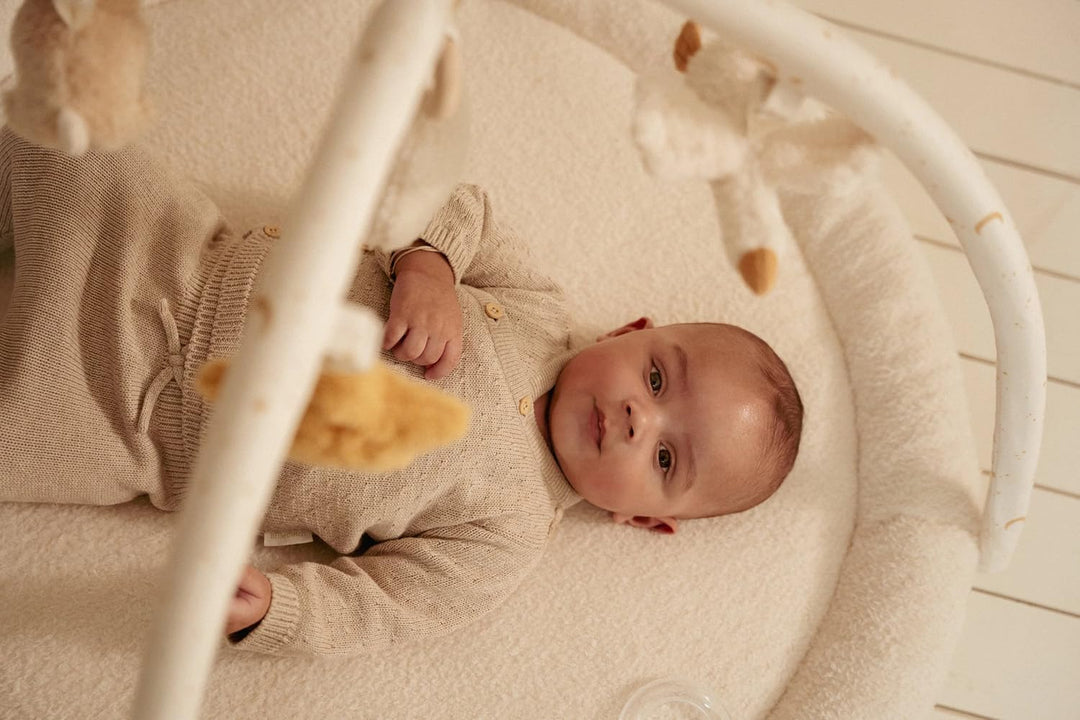 Little Dutch Krabbeldecke mit Spielbogen Activity Baby weiss - Newborn Naturals