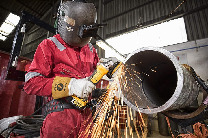 Dewalt 18 Volt Kombo-Pack DCK422P3 (mit 1x Schlagschrauber DCD796, 1x Schlagschrauber DCF887, 1x SDS