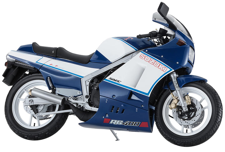 Hasegawa - 1:12 Suzuki RG400 späte Version - Blau/Weiss Farbe mit Unterhaube