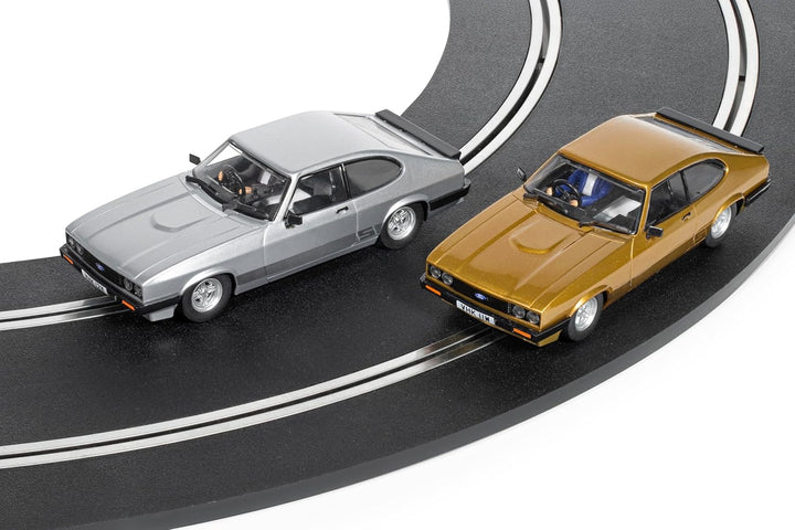 Scalextric C4642 The Professionals Capri Twin Pack Slot Car Racing, Silber/Gold