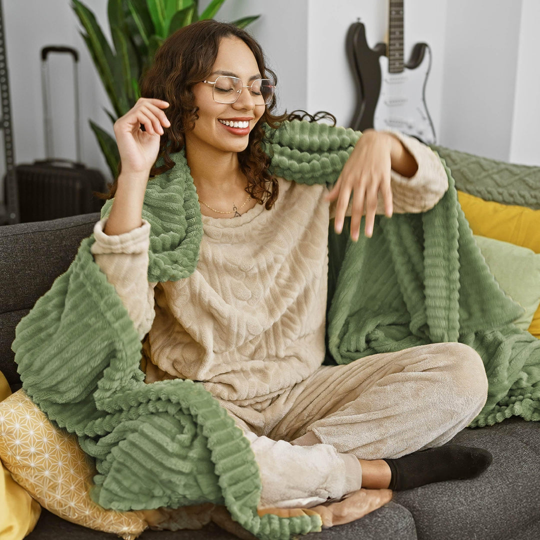 BEDSURE Kuscheldecke für Zimmer Deko - Wolldecke &amp; Fleecedecke, Sofadecke, Weiche Warme Grobe Kordde