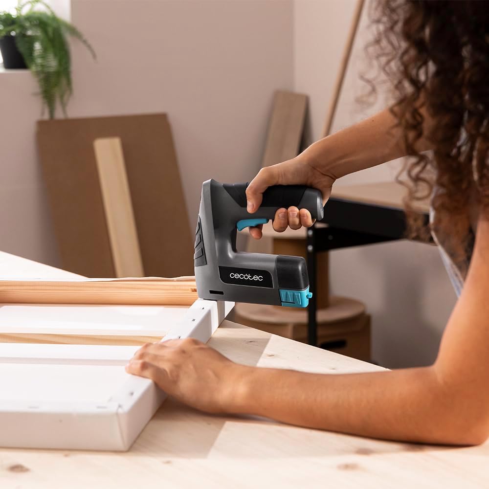 Cecotec FastTacker 4000 Akku-Tacker, 4 V, 1500 mAh, 2-in-1, kompatibel mit Heftklammern und Nägeln,