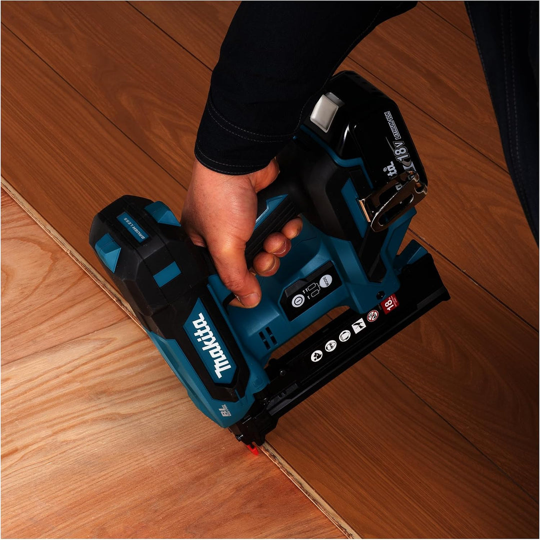 Makita DST630Z Akku-Tacker 18V