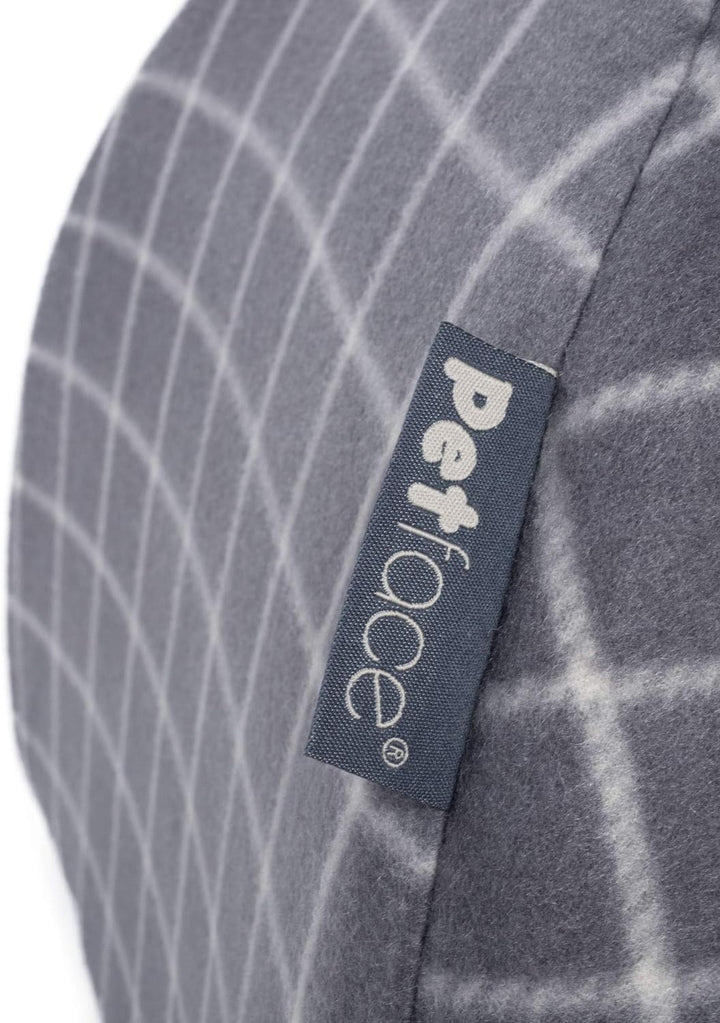 Petface Graues Iglu-Körbchen aus Fleece mit Karos Fensterscheibe Karo Grau, Fensterscheibe Karo Grau
